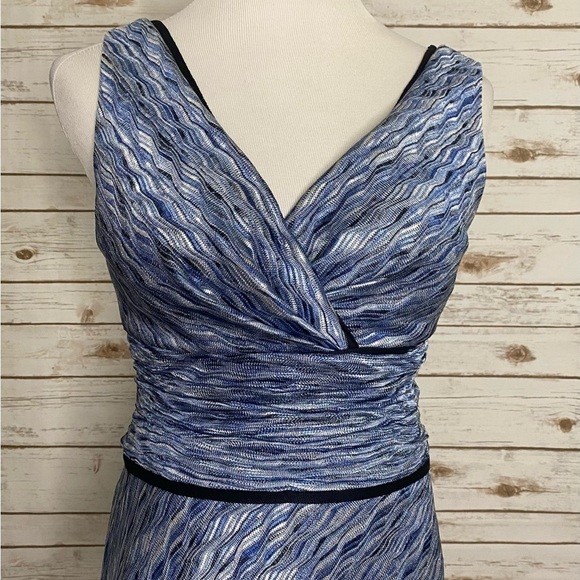 Kay Unger New York sleeveless surplice dress - Picture 2 of 7